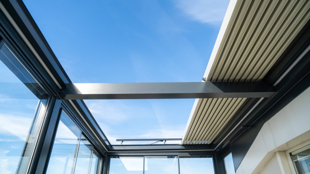 Pergola tarasowa z rozsuwanym dachem