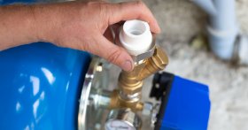 Prawidłowe podłączenie hydroforu do pompy – o czym należy pamiętać?