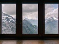 Jak wybrać okna idealne do Twojego domu? Praktyczny poradnik przed wizytą w salonie!