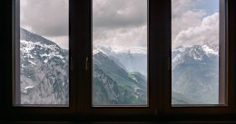 Jak wybrać okna idealne do Twojego domu? Praktyczny poradnik przed wizytą w salonie!