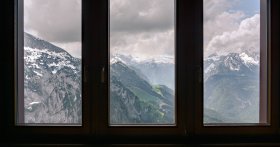 Jak wybrać okna idealne do Twojego domu? Praktyczny poradnik przed wizytą w salonie!