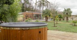 Ogród jako przestrzeń regeneracji – dlaczego balie ogrodowe stają się hitem?