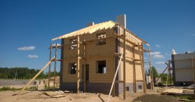 Płyty warstwowe w budownictwie: dlaczego mają sens?