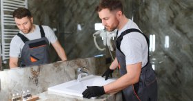 Remont łazienki w Warszawie – ile to kosztuje i gdzie szukać materiałów w 2026 roku?