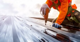 Błędy w montażu blachy trapezowej, których należy unikać