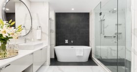 Inwestycja w detale premium – które ościeżnice i podłogi budują nowoczesne wnętrza?