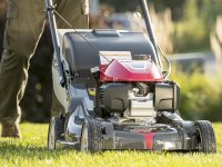 Najczęstsze błędy, które skracają żywotność kosiarki