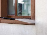 Jak samemu umyć elewację domu? Praktyczny poradnik krok po kroku